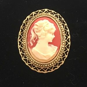 Vintage Cameo Brooch